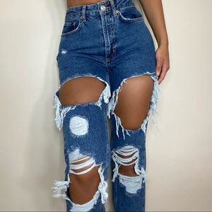 URBAN OUTFITTERS distressed BDG jeans